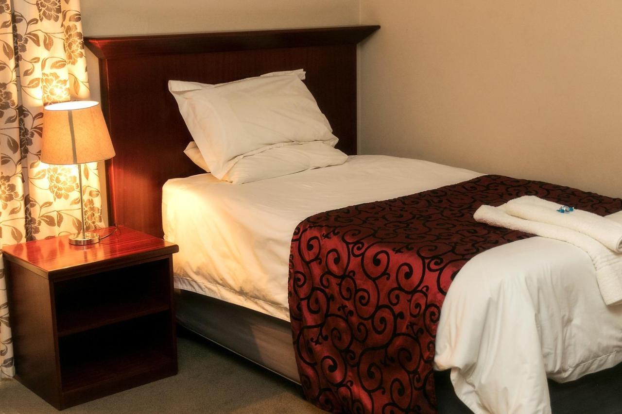 Mondior Manor Guest House 킴벌리 외부 사진