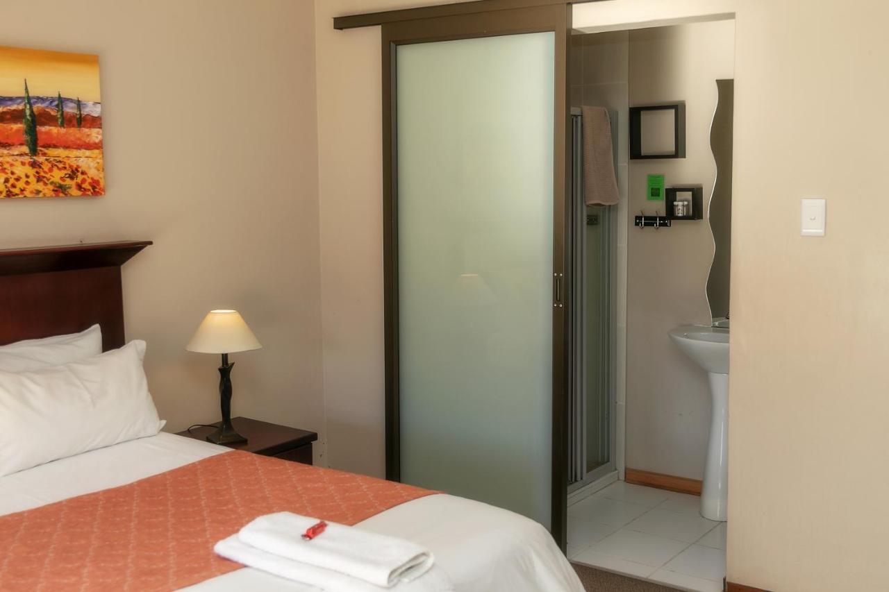 Mondior Manor Guest House 킴벌리 외부 사진